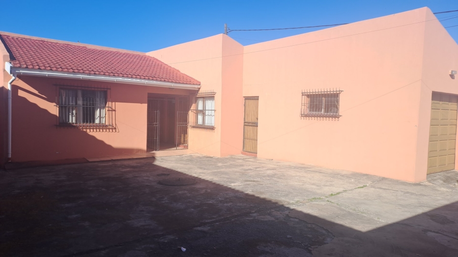 4 Bedroom Property for Sale in Mdantsane Nu 17 Eastern Cape
